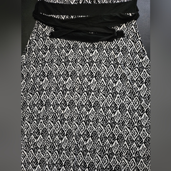 NWT - Glamour Black and White Stretch Midi Dress - Size 16 - Picture 2 of 12